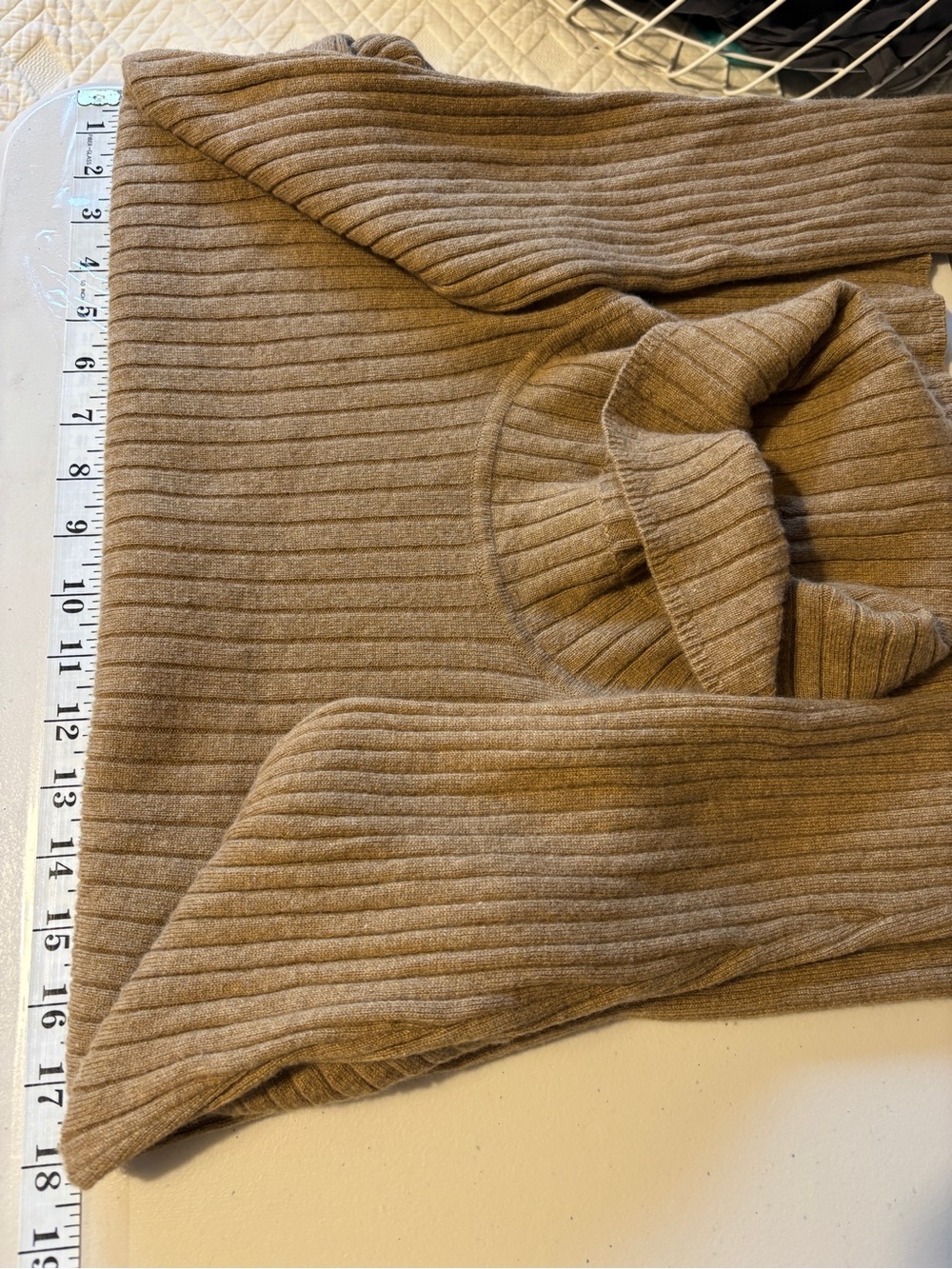 Escada Ribbed Turtleneck Sweater Size Medium Brown Quiet Luxury Timeless Soft - Picture 5 of 9